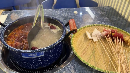 Ma Lu Bian Bian 马路边边 Hot Pot